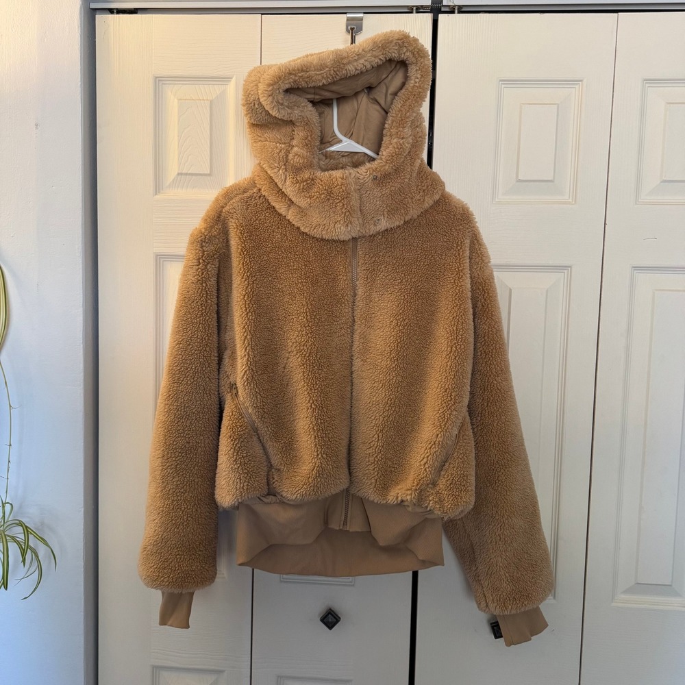 Alo Yoga Foxy Sherpa‎ Hooded Jacket Camel Teddy Fleece Women's L - Picture 3 of 10